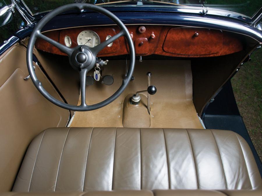  Ford V8 Deluxe Roadster 1934 года  (фото 10 из 30)
